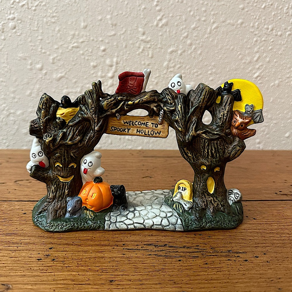 Vintage Spooky Hollow Haunted Gateway NWT 2002 - Picture 7 of 7